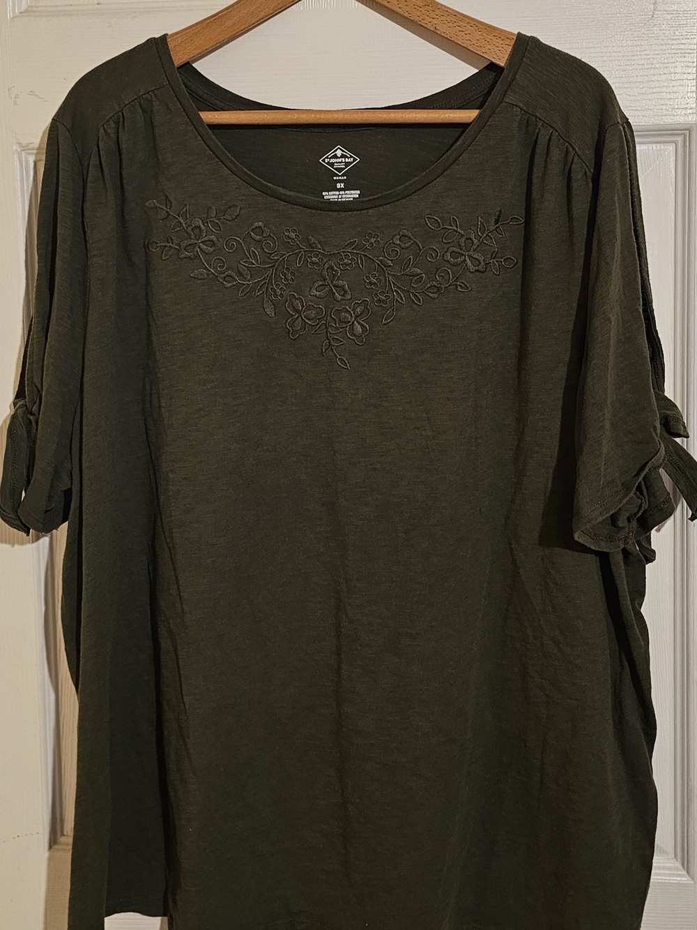 Women’s Plus Size 3XL Green Embroidered Scoop Neck Short Sleeve Pullover Tee